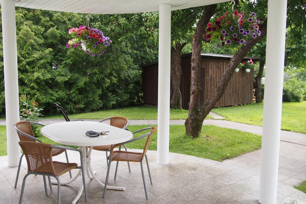 Maenni Guesthouse Haapsalu Εξωτερικό φωτογραφία
